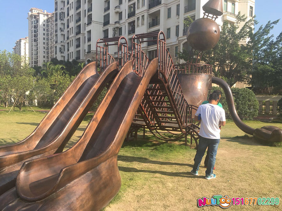 如何降低戶外滑梯的危險系數？有以下三個方面
